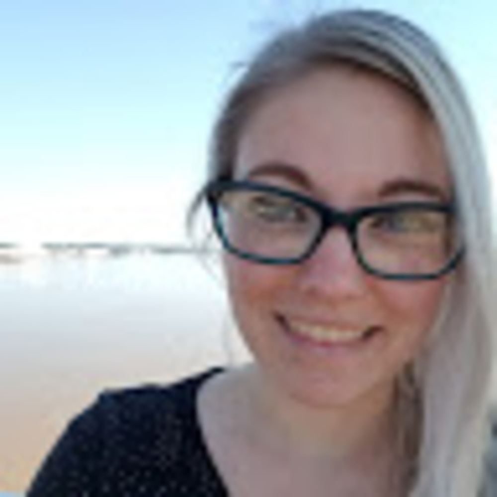 Meet your Posher, Caitlin